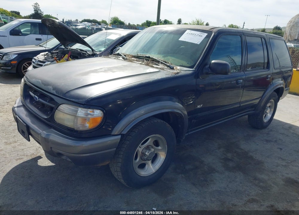 2000 FORD EXPLORER XLT VIN: 1FMDU73E1YZC28923