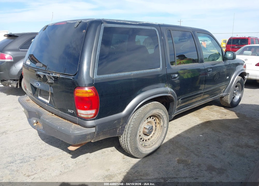 2000 FORD EXPLORER XLT VIN: 1FMDU73E1YZC28923