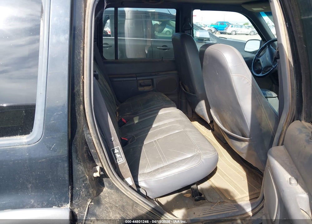 2000 FORD EXPLORER XLT VIN: 1FMDU73E1YZC28923