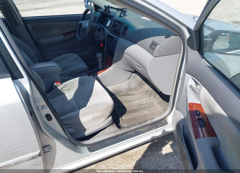 2004 TOYOTA COROLLA LE VIN: 1NXBR32E84Z334683