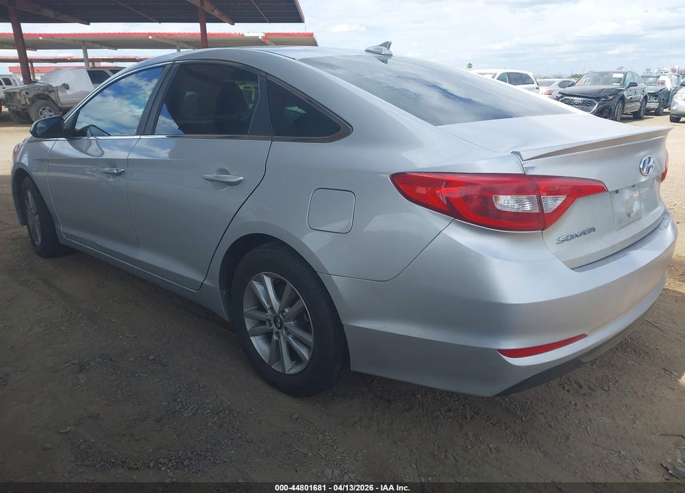 2015 HYUNDAI SONATA SE VIN: 5NPE24AF8FH151710