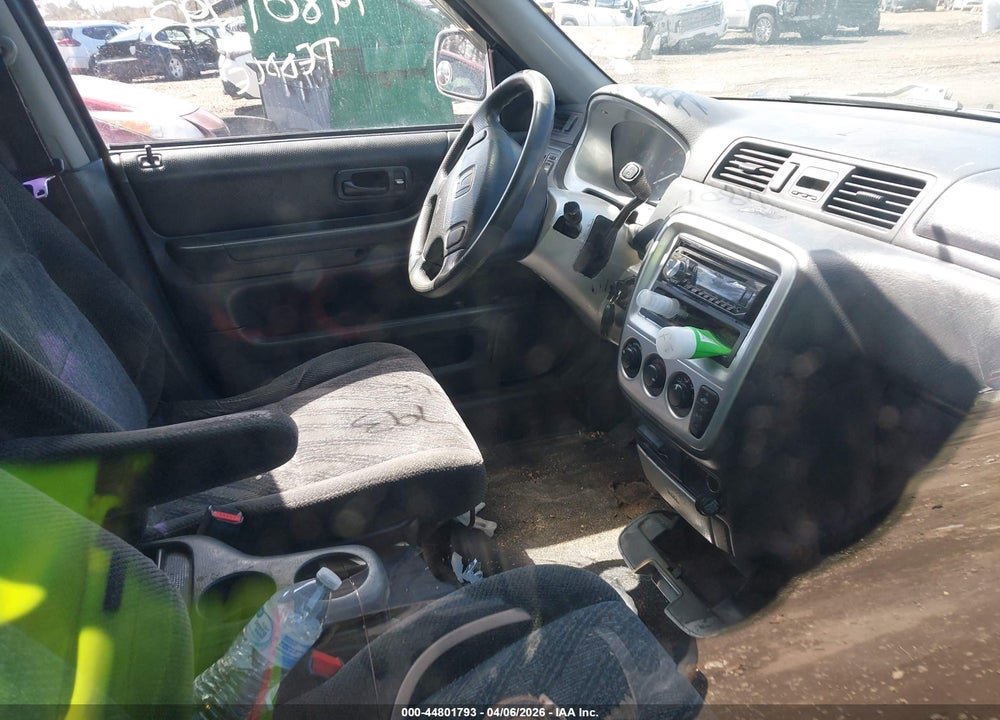 1999 HONDA CR-V LX VIN: JHLRD1844XC039338