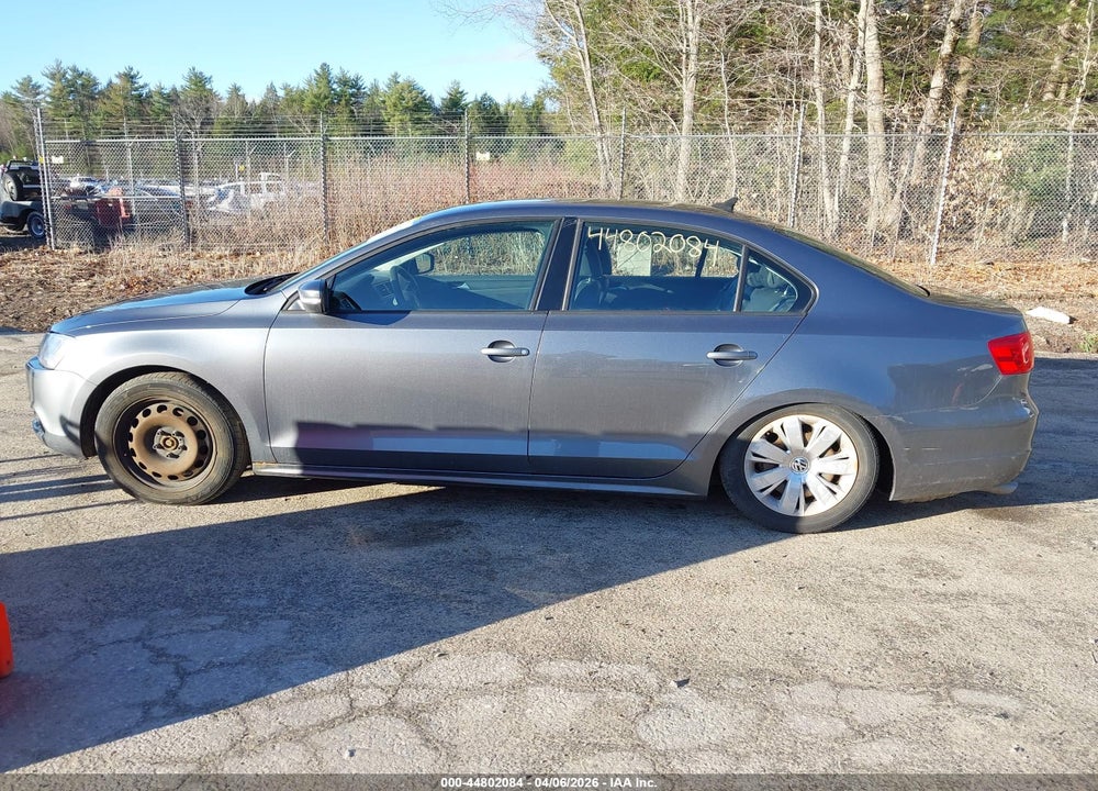 2014 VOLKSWAGEN JETTA 1.8T SE VIN: 3VWD17AJ8EM249209