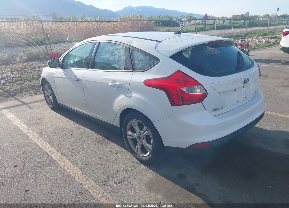 2014 FORD FOCUS SE VIN: 1FADP3K27EL321932