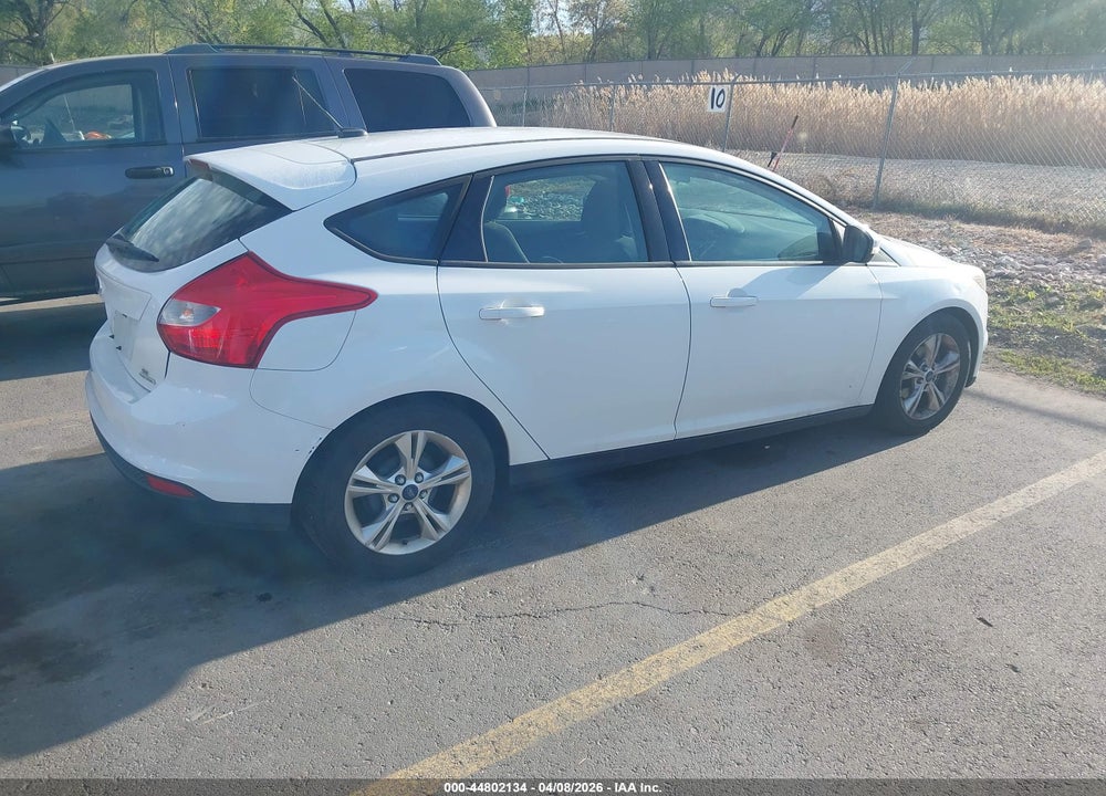 2014 FORD FOCUS SE VIN: 1FADP3K27EL321932