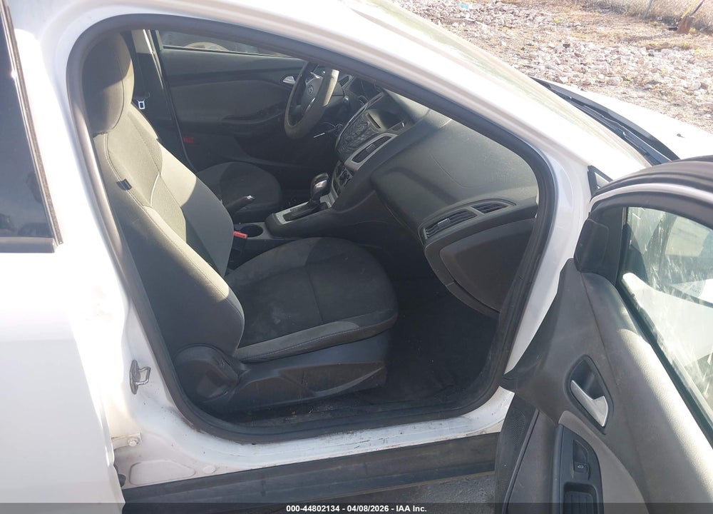 2014 FORD FOCUS SE VIN: 1FADP3K27EL321932