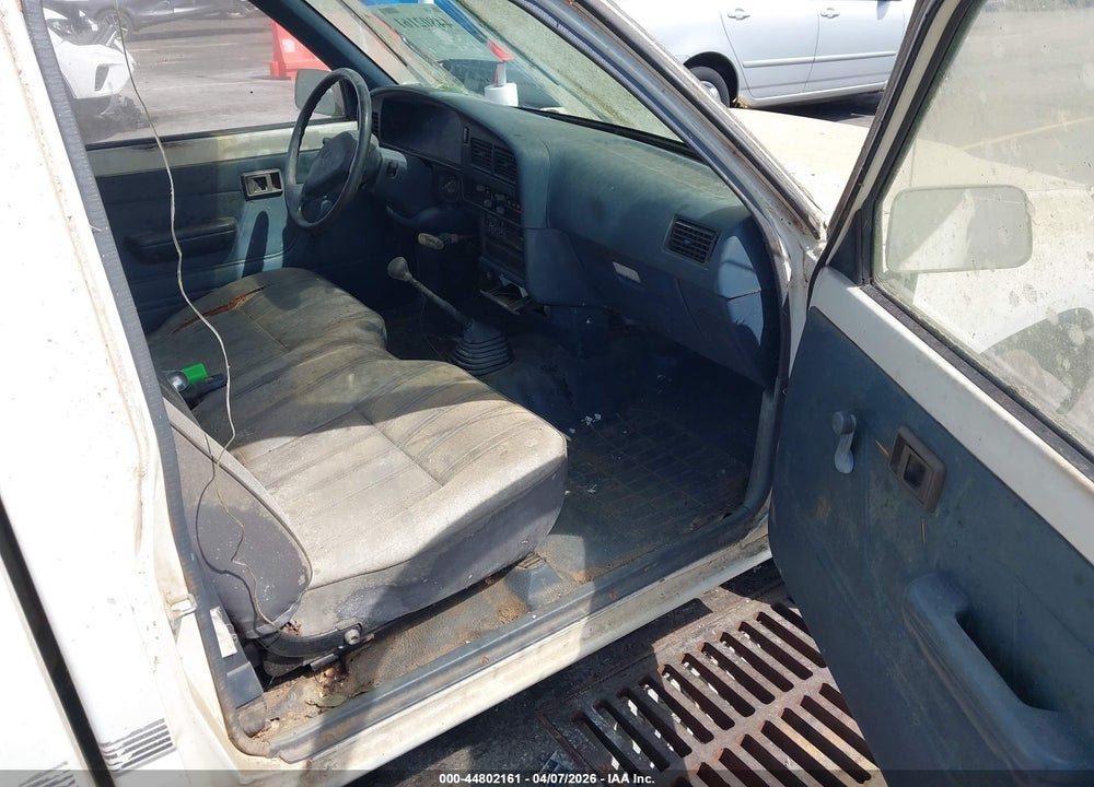 1992 TOYOTA PICKUP 1/2 TON SHORT WHEELBASE VIN: JT4RN81A3N0094784