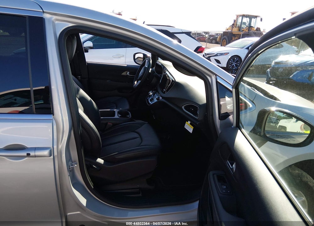 2026 CHRYSLER PACIFICA SELECT VIN: 2C4RC1BG5TR186790