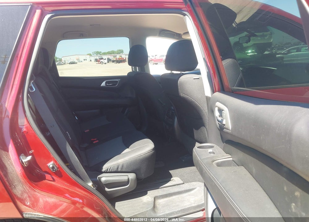 2018 NISSAN PATHFINDER S VIN: 5N1DR2MN5JC676304