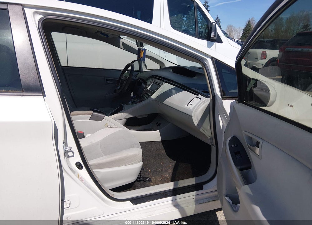 2014 TOYOTA PRIUS THREE VIN: JTDKN3DU4E1761818