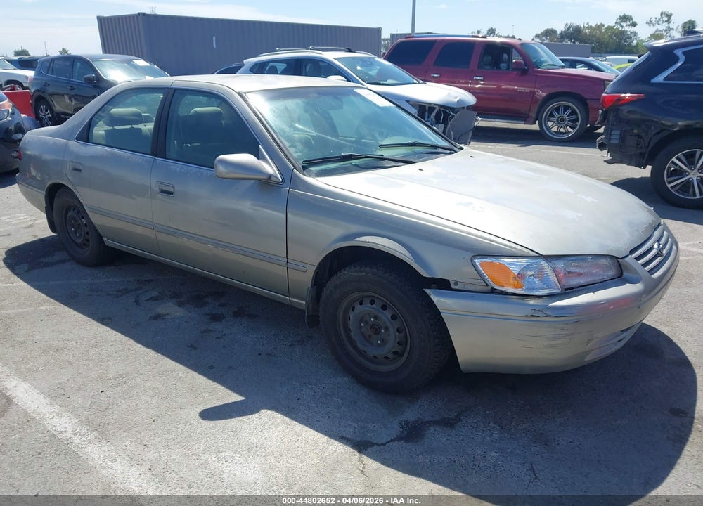 1998 TOYOTA CAMRY LE VIN: JT2BG22K5W0117802