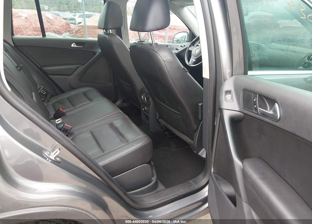 2012 VOLKSWAGEN TIGUAN SE VIN: WVGAV7AX6CW005324