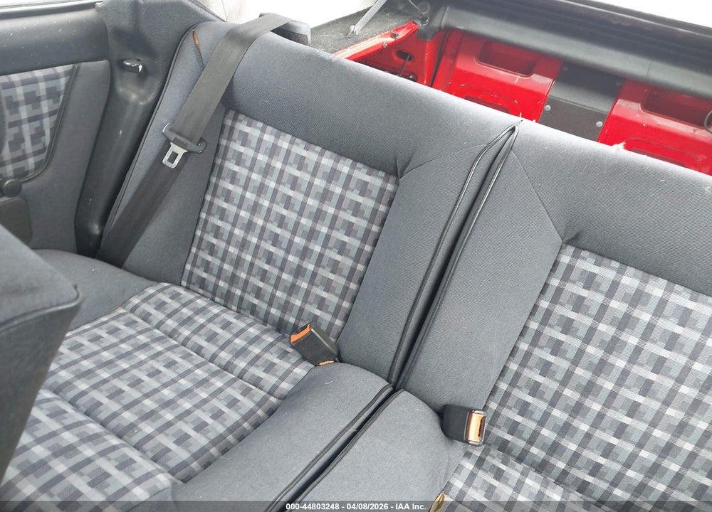 1992 VOLKSWAGEN CABRIOLET VIN: WVWCB5155NK012820