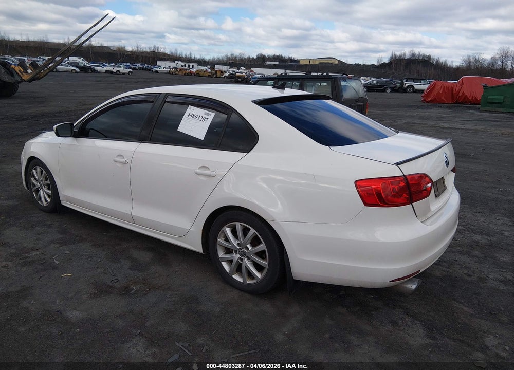 2011 VOLKSWAGEN JETTA 2.0L TDI VIN: 3VWLL7AJ0BM111097