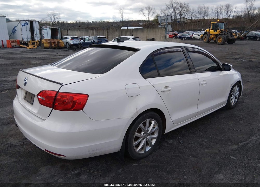 2011 VOLKSWAGEN JETTA 2.0L TDI VIN: 3VWLL7AJ0BM111097