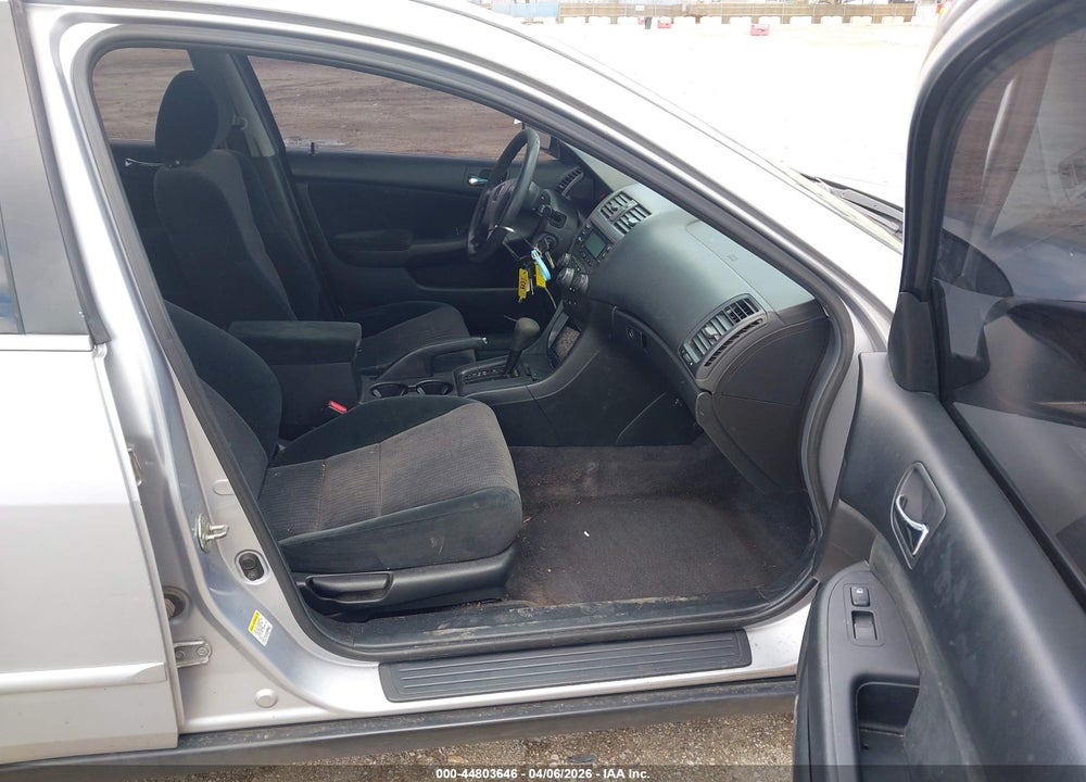 2005 HONDA ACCORD 2.4 LX VIN: 1HGCM56465A010303