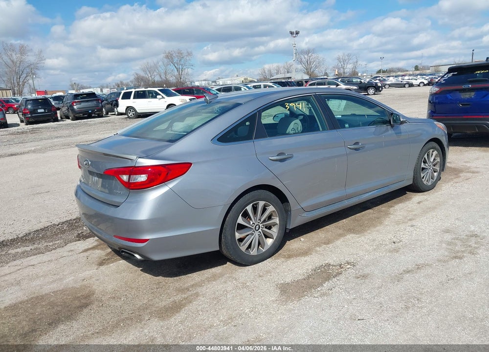 2015 HYUNDAI SONATA SPORT VIN: 5NPE34AF3FH030158