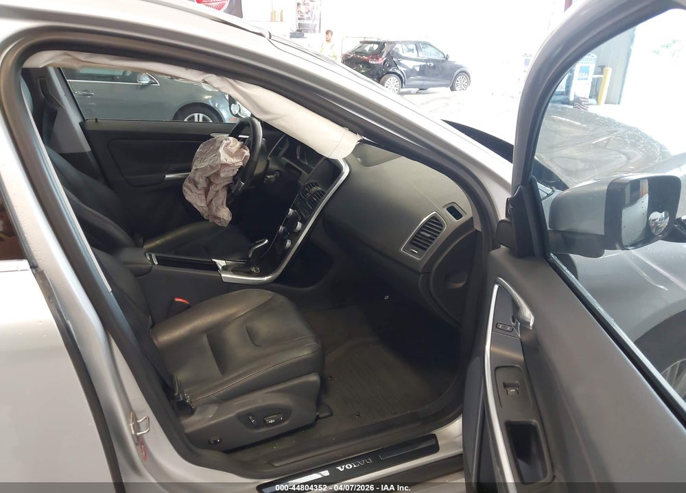2016 VOLVO XC60 T6 PLATINUM VIN: YV4902RM5G2782669