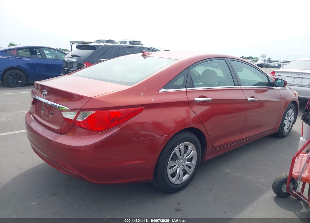 2013 HYUNDAI SONATA GLS VIN: 5NPEB4AC4DH595136