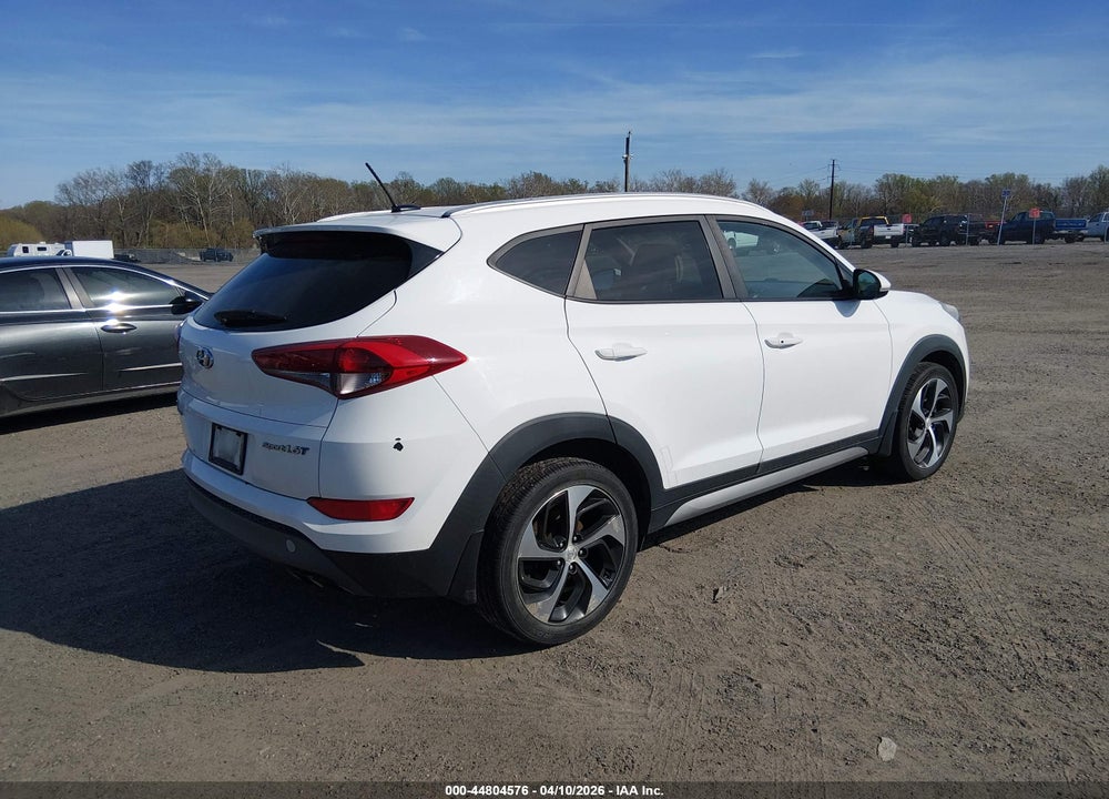 2017 HYUNDAI TUCSON SPORT VIN: KM8J33A28HU283857