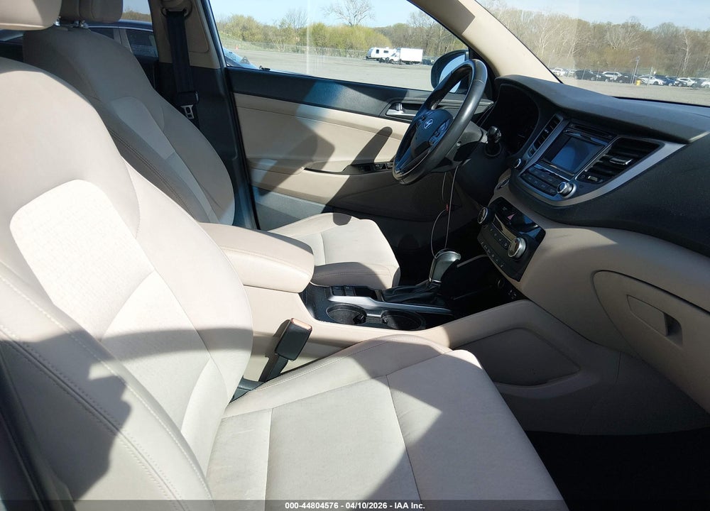 2017 HYUNDAI TUCSON SPORT VIN: KM8J33A28HU283857