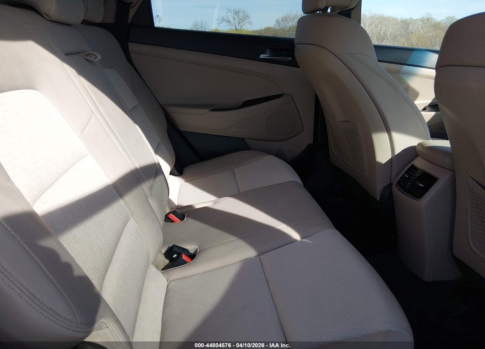 2017 HYUNDAI TUCSON SPORT VIN: KM8J33A28HU283857