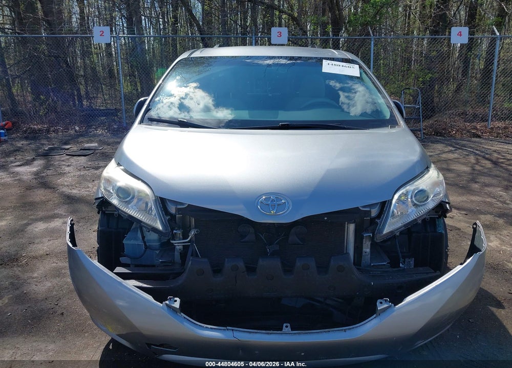 2013 TOYOTA SIENNA LE V6 8 PASSENGER VIN: 5TDKK3DC0DS364821