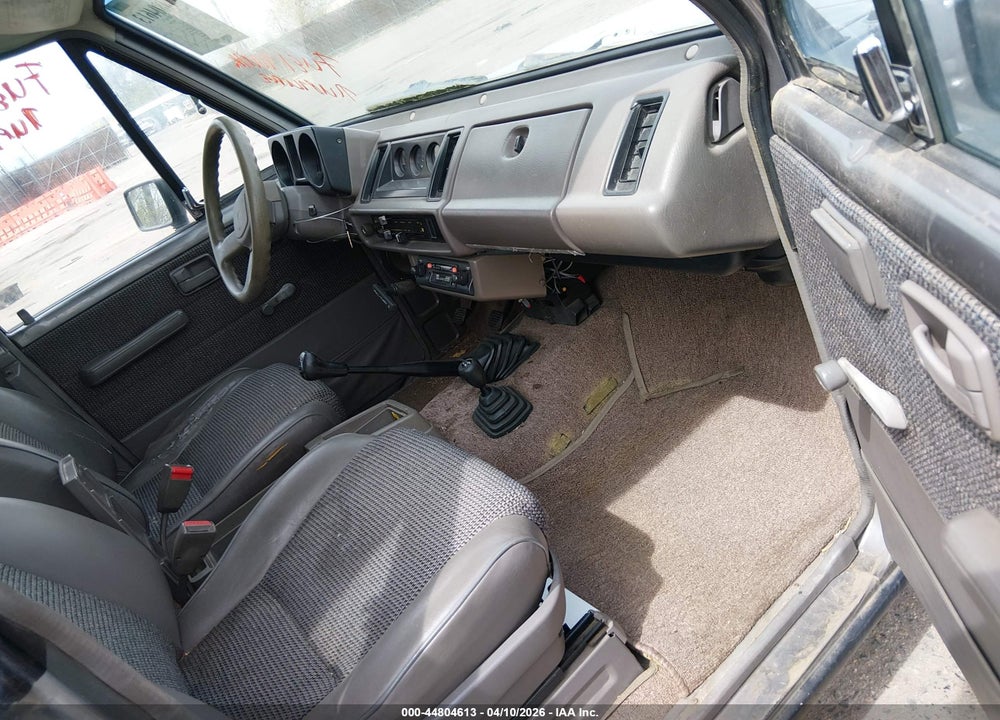 1990 ISUZU TROOPER VIN: JACCH58E1L7908955