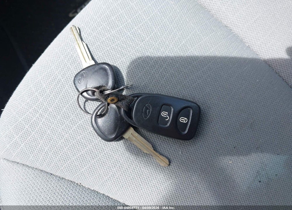 2011 HYUNDAI SANTA FE GLS VIN: 5XYZG3ABXBG080442