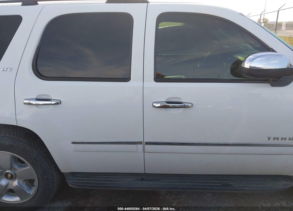 2009 CHEVROLET TAHOE LTZ VIN: 1GNFC33059R295627