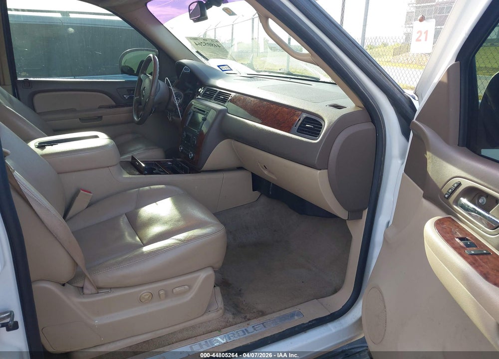 2009 CHEVROLET TAHOE LTZ VIN: 1GNFC33059R295627