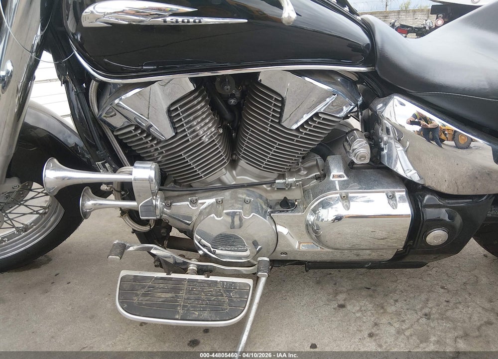 2003 HONDA VT1300 S VIN: 1HFSC52113A000323
