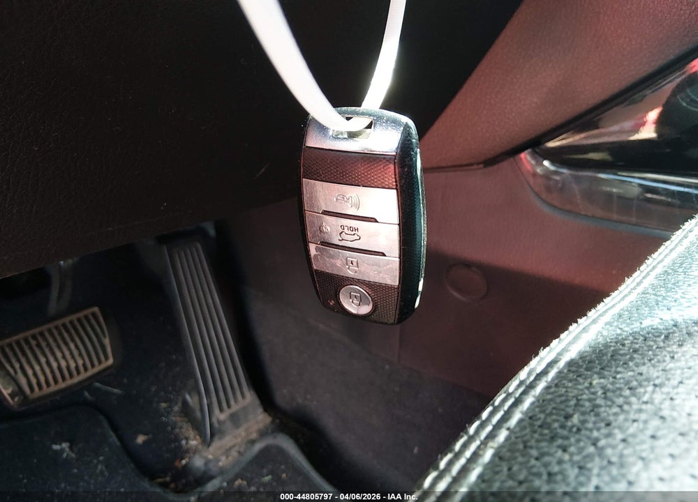 2014 KIA SORENTO LX VIN: 5XYKT4A6XEG441016