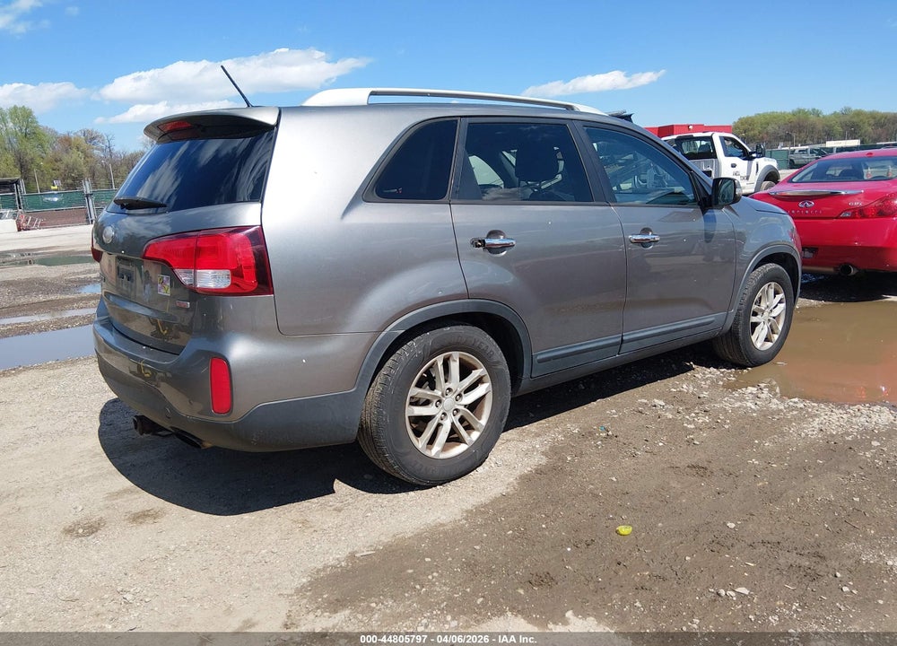2014 KIA SORENTO LX VIN: 5XYKT4A6XEG441016