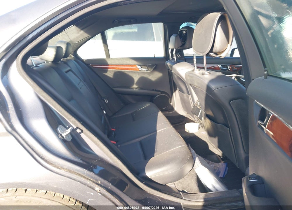 2011 MERCEDES-BENZ C 300 SPORT VIN: WDDGF5EB8BR155081