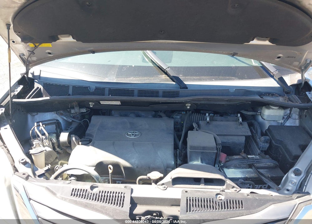 2011 TOYOTA SIENNA XLE V6 VIN: 5TDYK3DC6BS108271