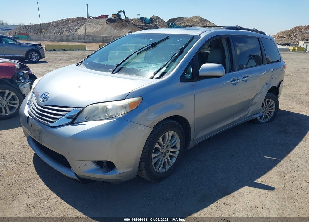 2011 TOYOTA SIENNA XLE V6 VIN: 5TDYK3DC6BS108271