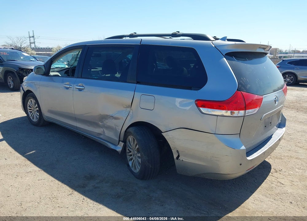 2011 TOYOTA SIENNA XLE V6 VIN: 5TDYK3DC6BS108271