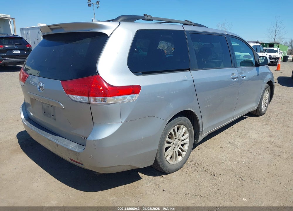 2011 TOYOTA SIENNA XLE V6 VIN: 5TDYK3DC6BS108271
