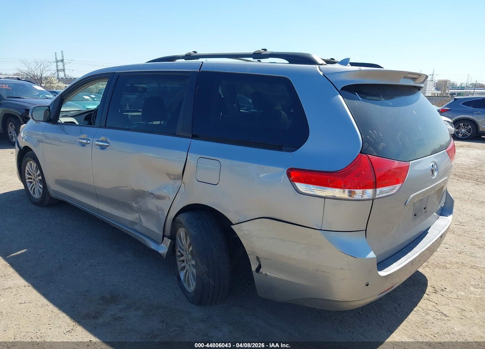 2011 TOYOTA SIENNA XLE V6 VIN: 5TDYK3DC6BS108271
