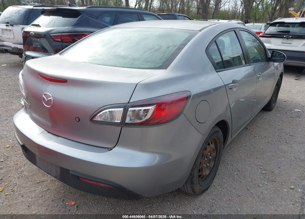2011 MAZDA 3 I SPORT VIN: JM1BL1UF4B1491092