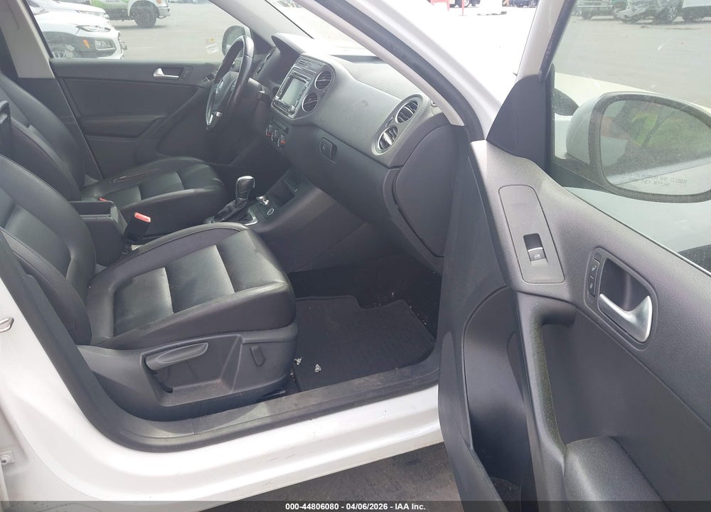 2015 VOLKSWAGEN TIGUAN SE VIN: WVGBV7AX6FW580077