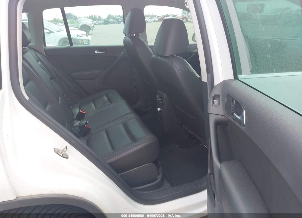2015 VOLKSWAGEN TIGUAN SE VIN: WVGBV7AX6FW580077