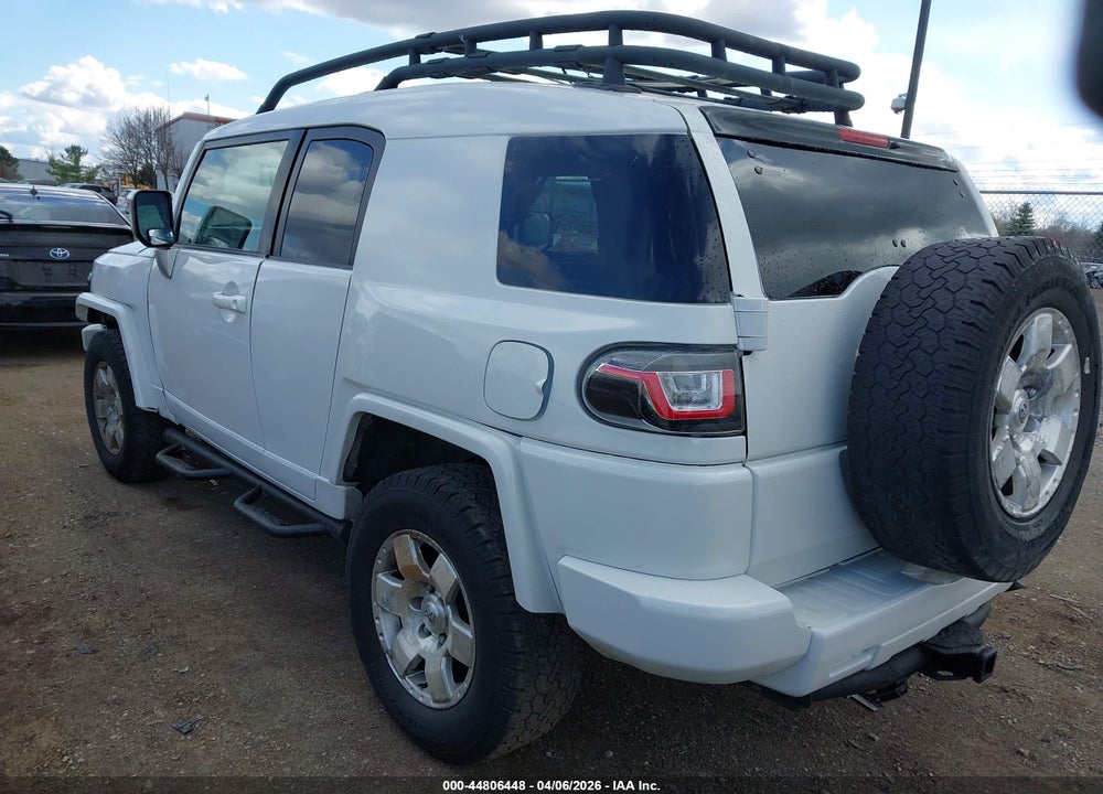 2007 TOYOTA FJ CRUISER VIN: JTEBU11F070055706