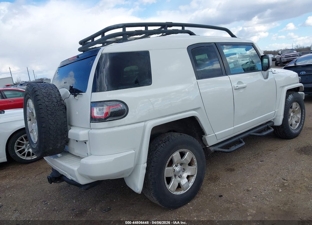 2007 TOYOTA FJ CRUISER VIN: JTEBU11F070055706