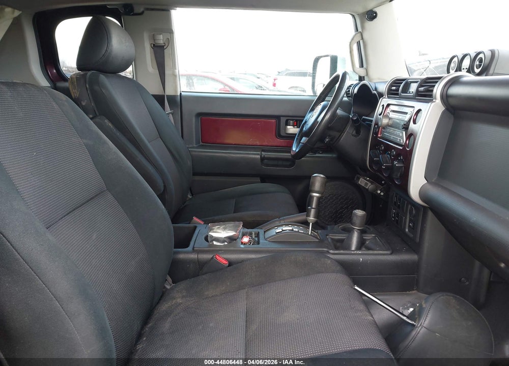 2007 TOYOTA FJ CRUISER VIN: JTEBU11F070055706