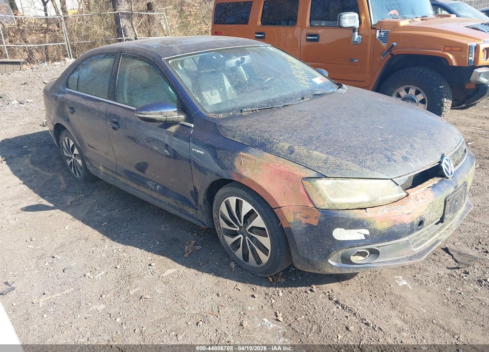 2013 VOLKSWAGEN JETTA HYBRID SEL PREMIUM VIN: 3VW637AJ2DM247201