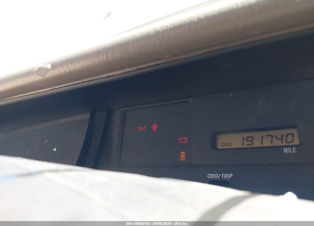 2000 TOYOTA AVALON XL VIN: 4T1BF28B3YU052392