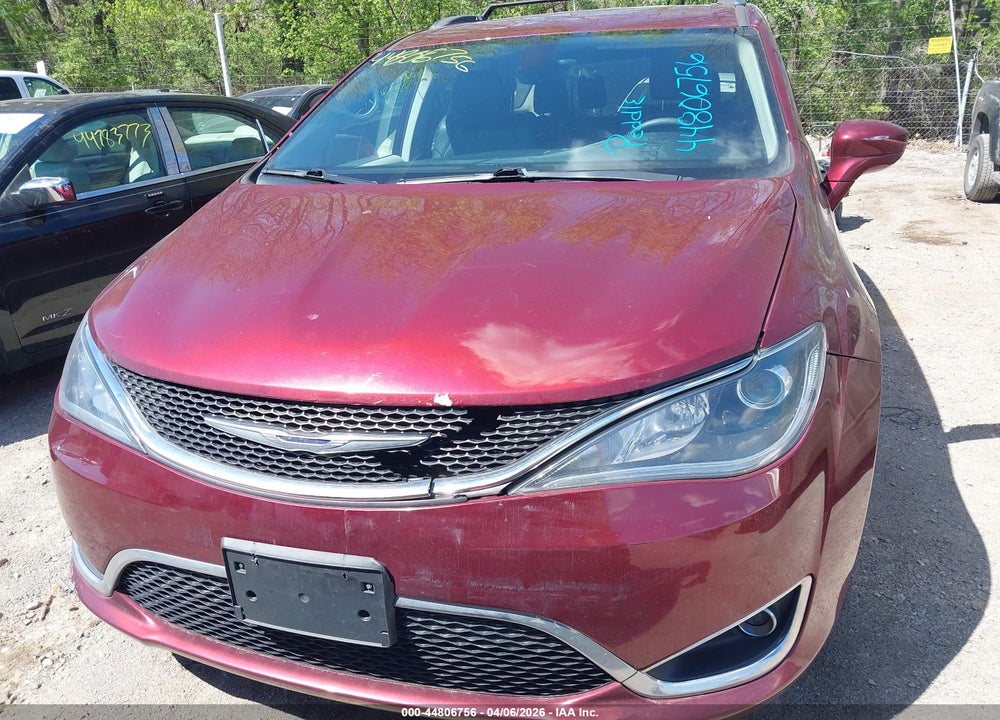 2018 CHRYSLER PACIFICA TOURING L VIN: 2C4RC1BG4JR101953
