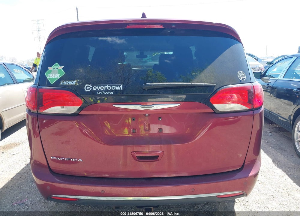 2018 CHRYSLER PACIFICA TOURING L VIN: 2C4RC1BG4JR101953